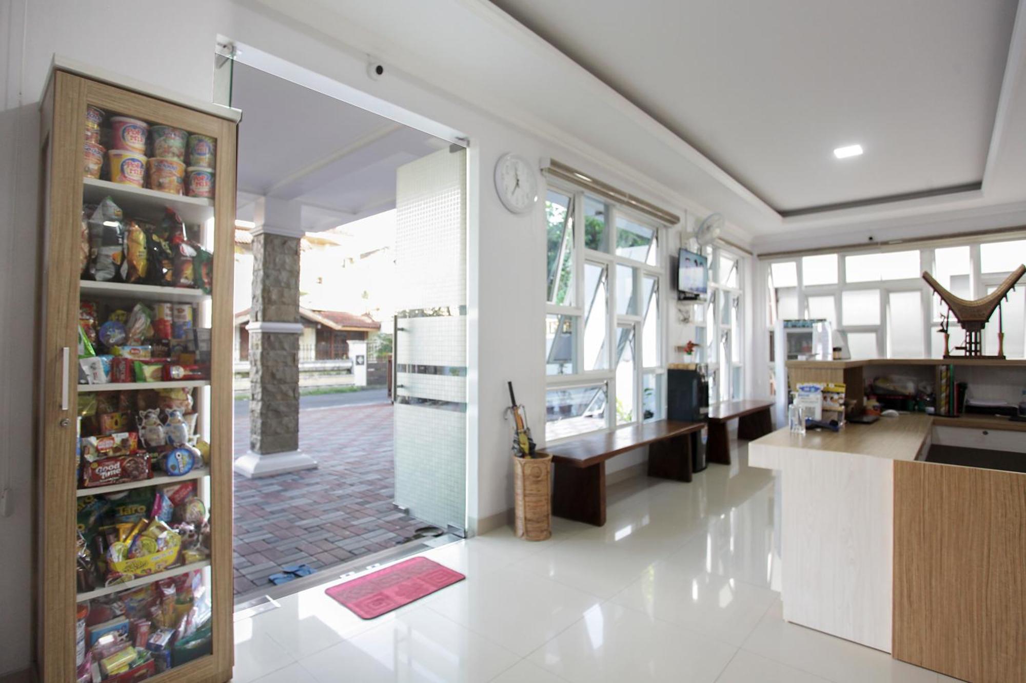 Banua Raya Homestay Джокьякарта Экстерьер фото